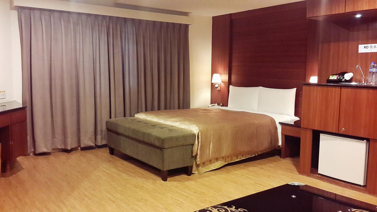 Jing Jing Holiday Hotel Kaohsiung Dış mekan fotoğraf