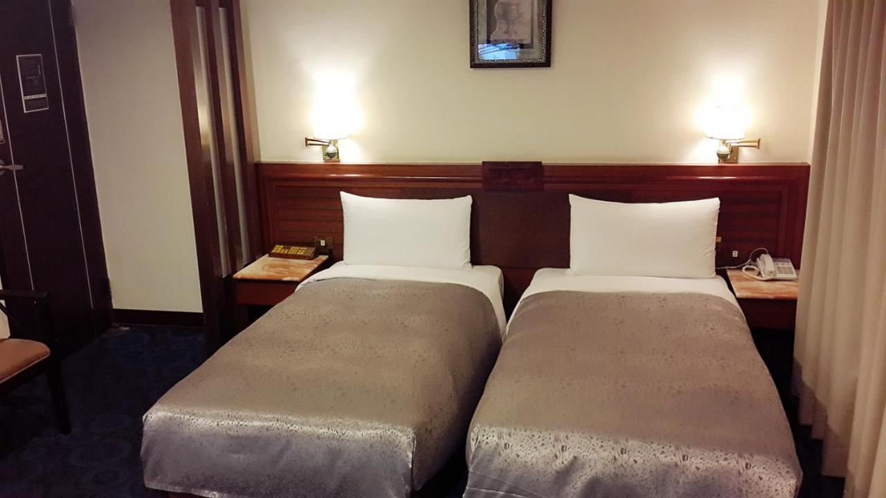 Jing Jing Holiday Hotel Kaohsiung Dış mekan fotoğraf