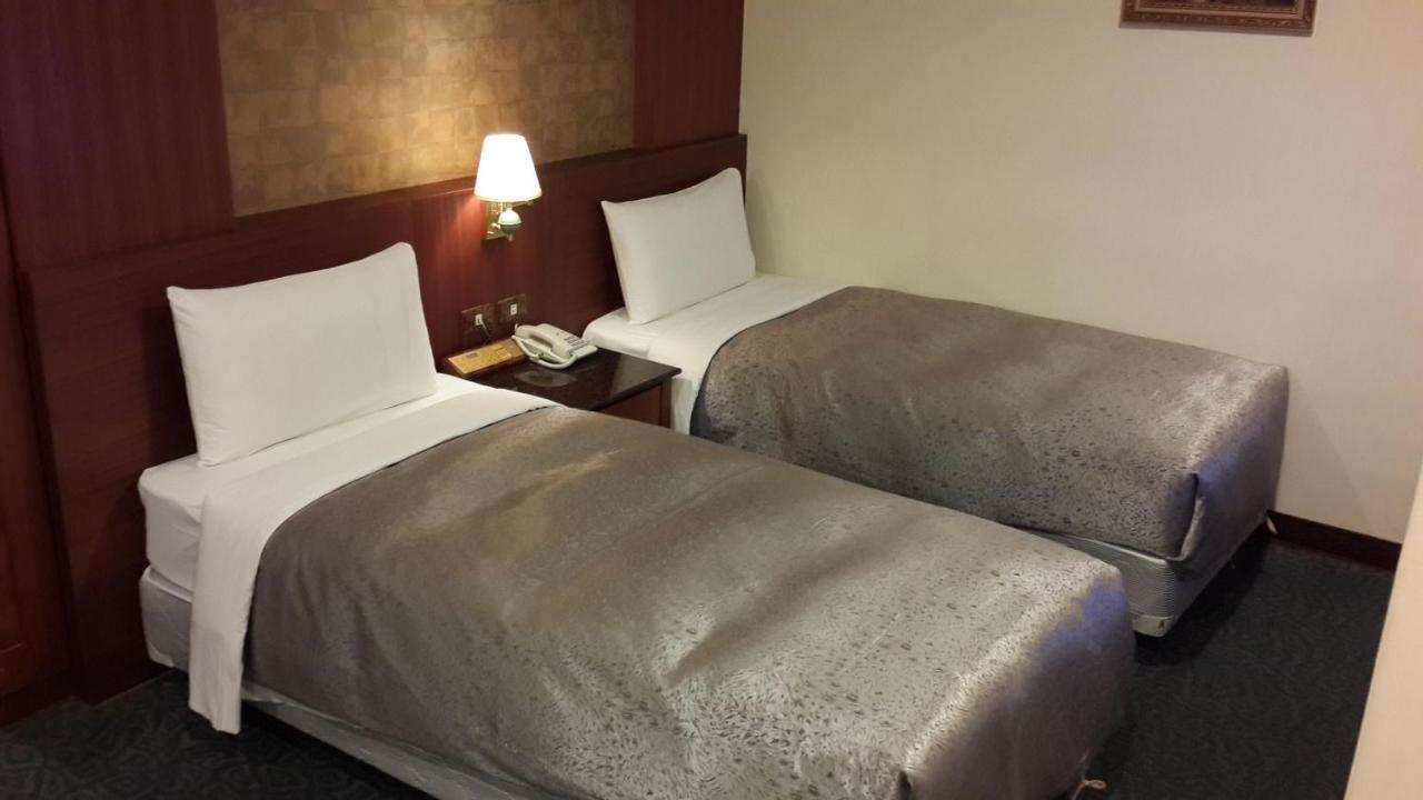 Jing Jing Holiday Hotel Kaohsiung Dış mekan fotoğraf